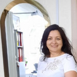Lora, 47